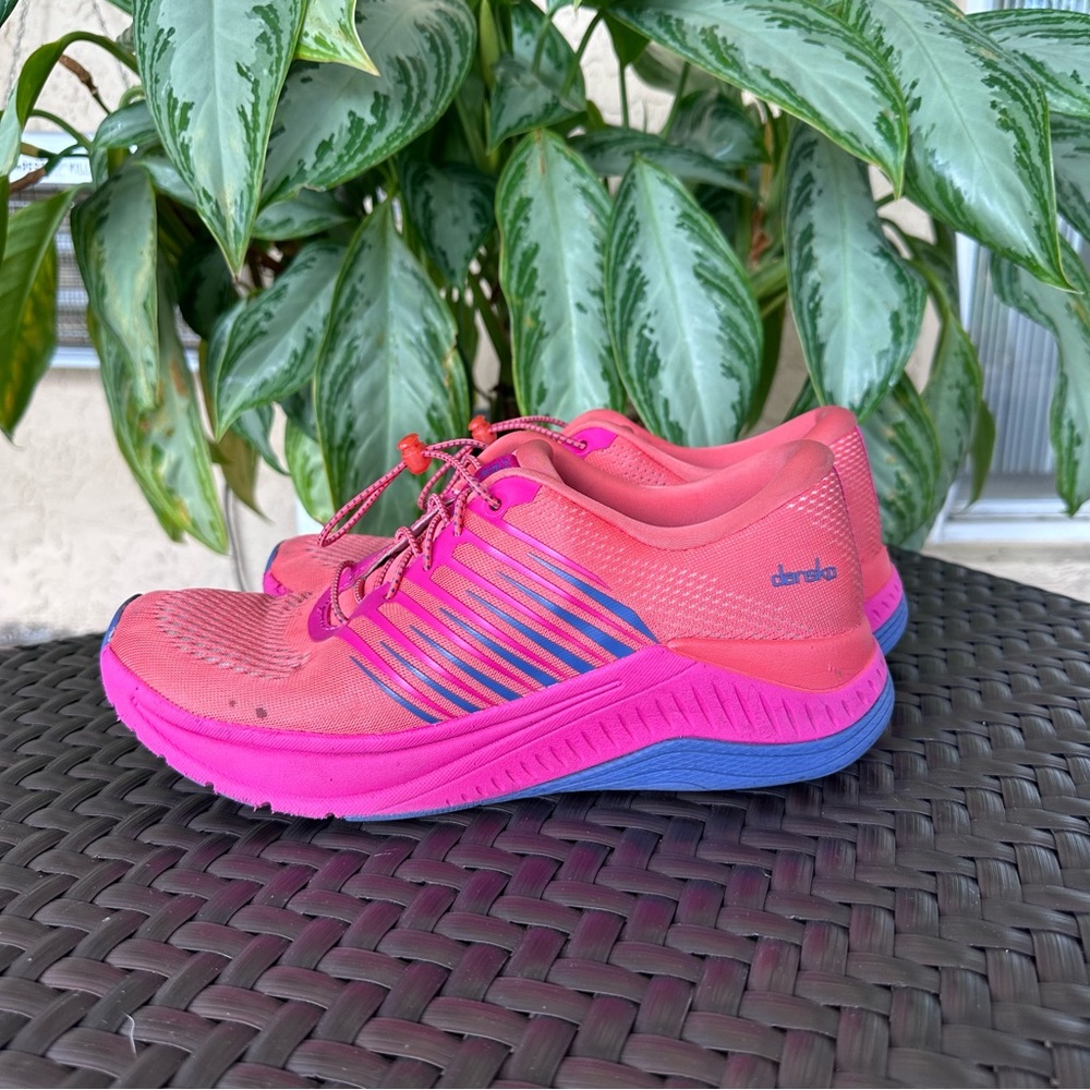 3206 Dansko Womens Penni Mesh Coral Walking Shoes Size 42 EU US 10
